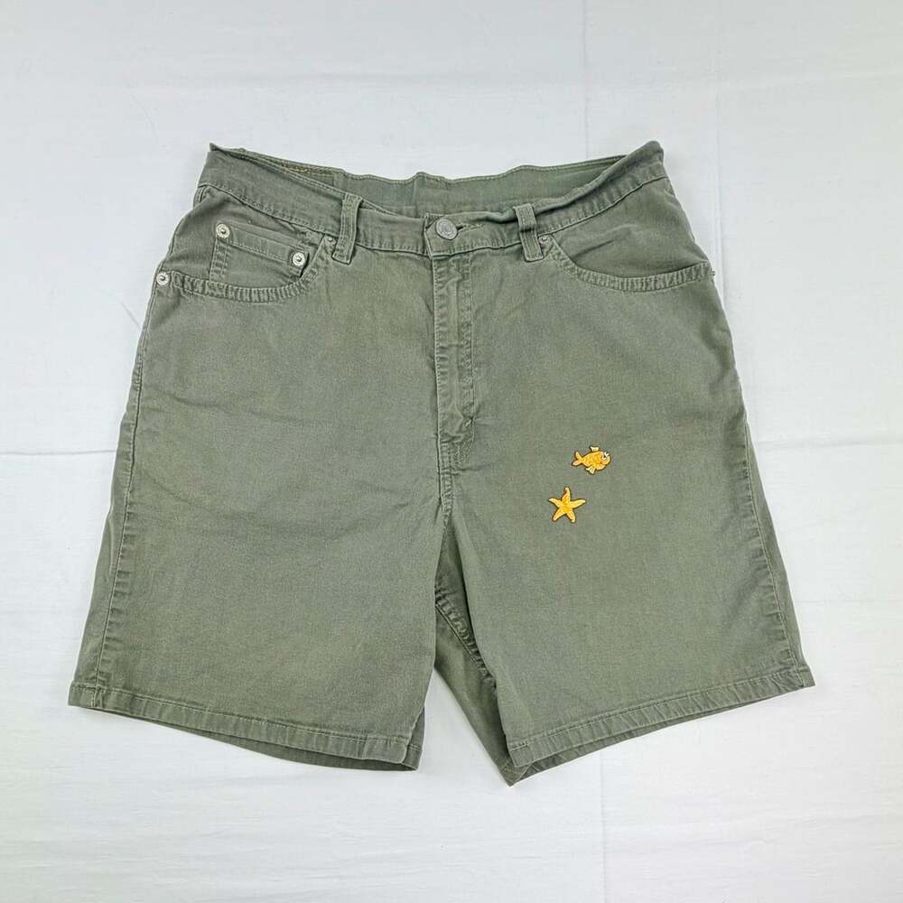 Levi's Women’s 550 Relaxed Fit Olive Shorts Fish Patches
Size 8